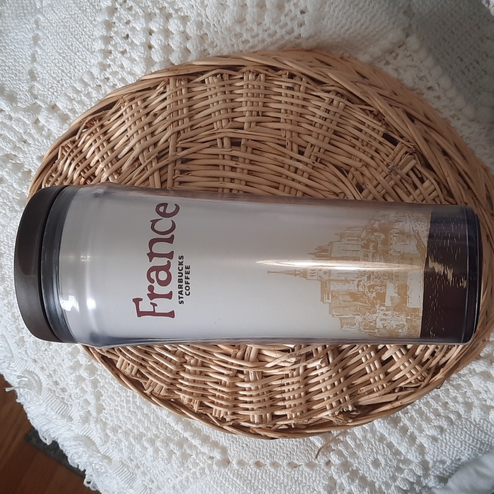 Starbucks Coffee 2009 France hot coffee tumbler 12 oz. Global Icon 08 Series